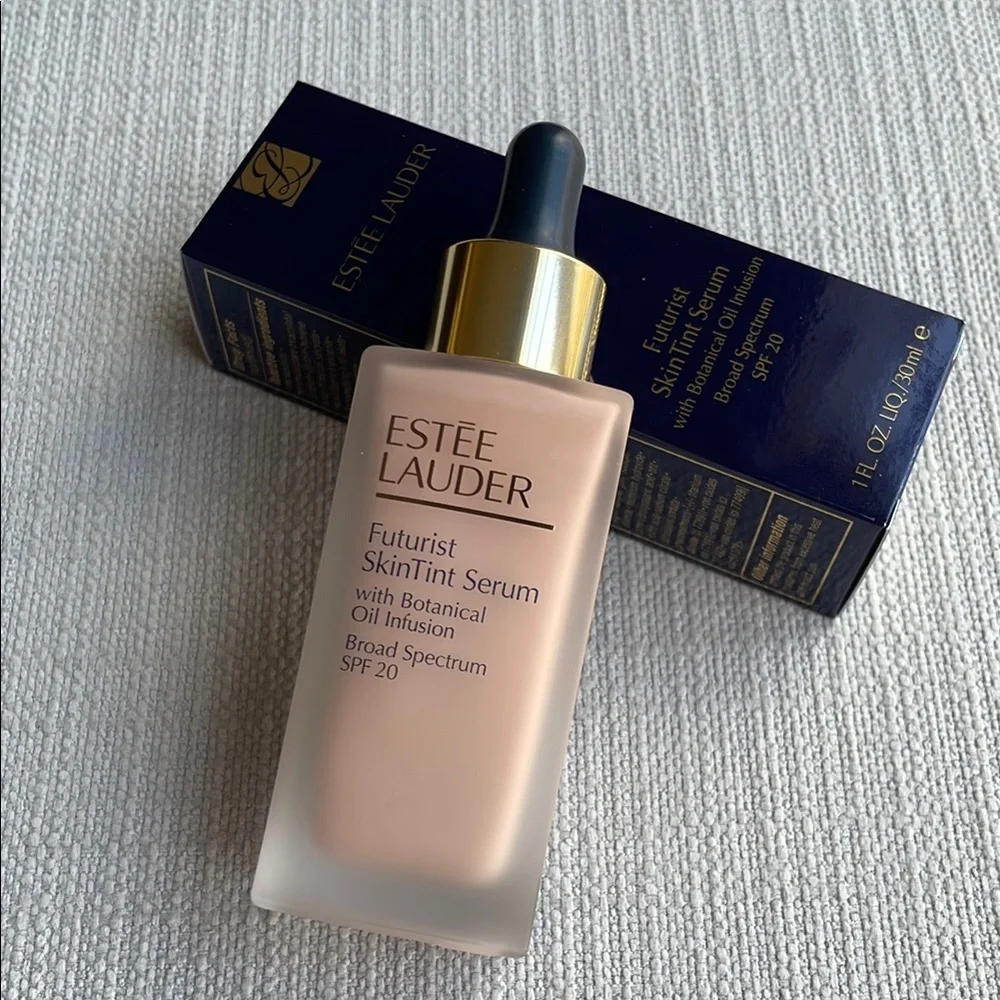 Estée Lauder Futurist SkinTint Serum Foundation SPF 20- 2C3 Fresno